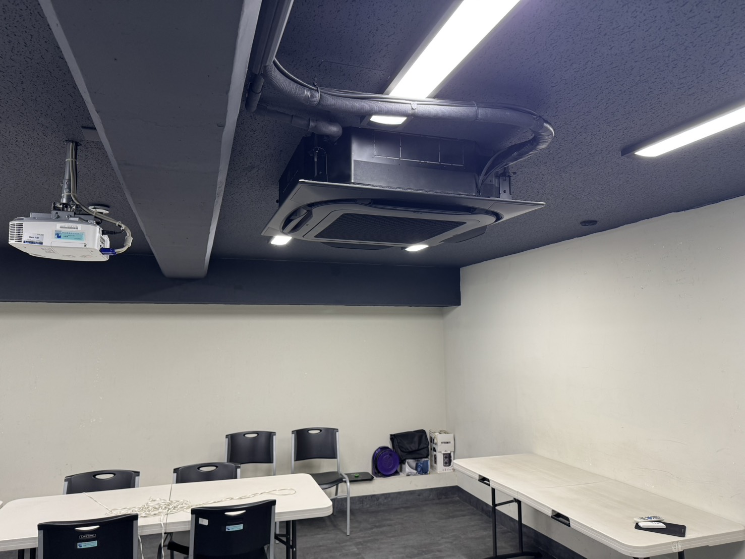 崇友實業蘆洲服務站 商用VRV系統汰舊換新 管線配置與施工紀錄